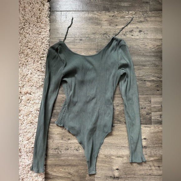 WOMENS AERIE BODYSUIT SIZE LARGE - Picture 2 of 2